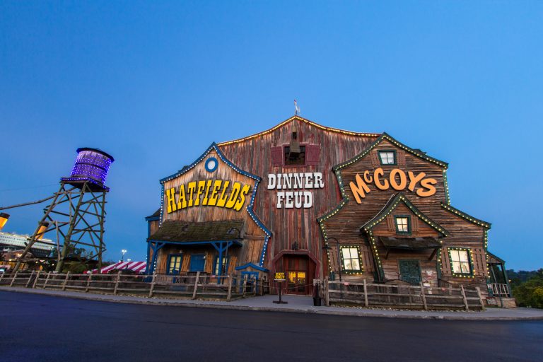 An Insider’s Guide to the Best Dinner Shows in Pigeon Forge