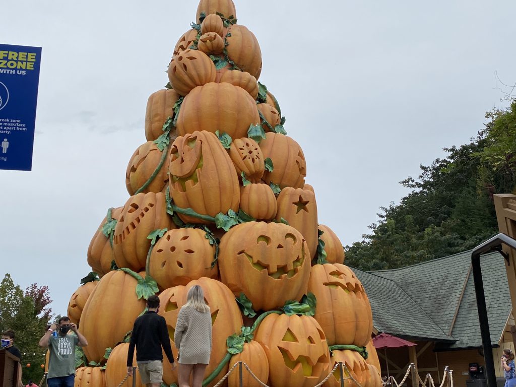 Everything You Need to Know About the Dollywood Harvest Festival