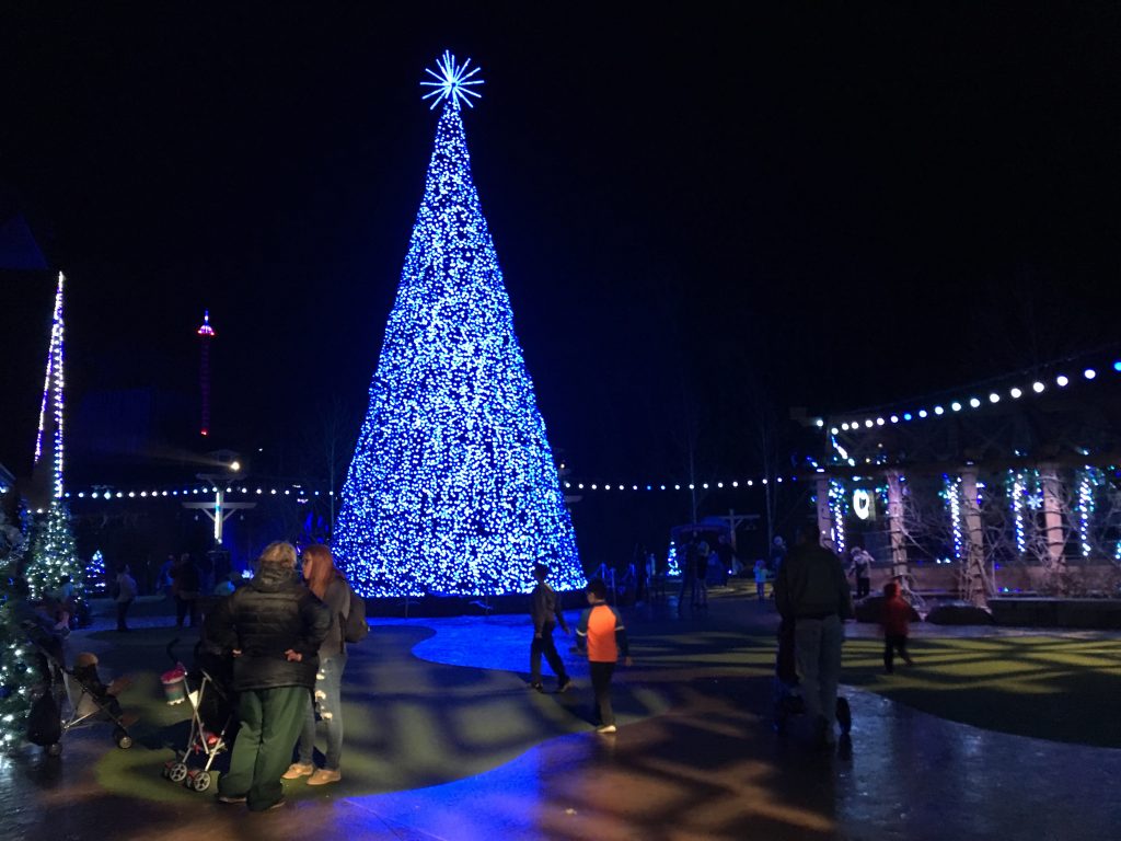 Dolywood tree at Christmas