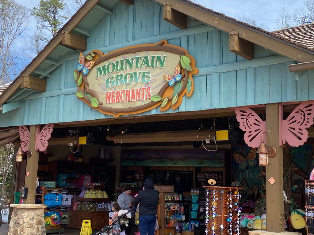 front of mountain grove merchants store
